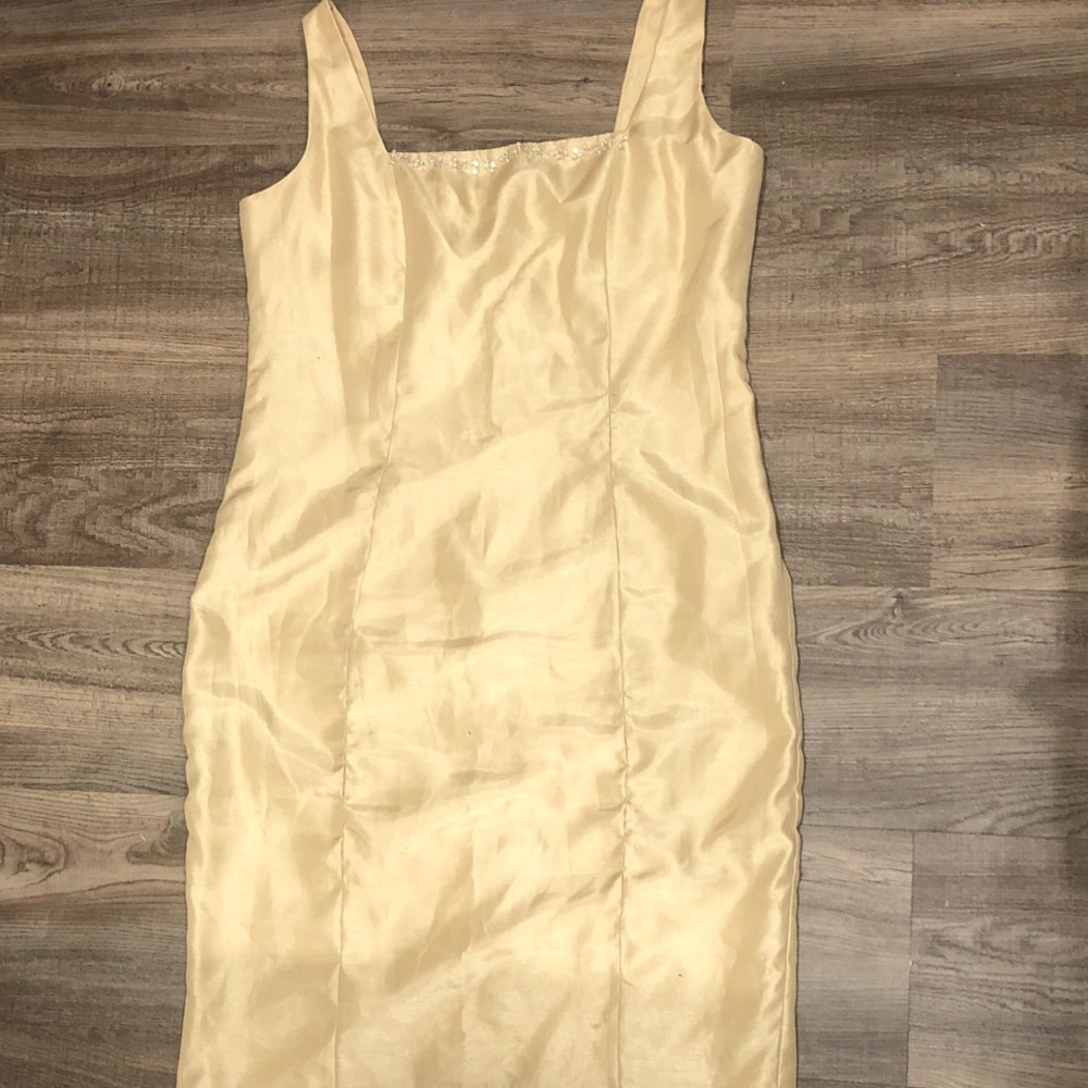 Elegant Cream Square-Neck Sheath Dress